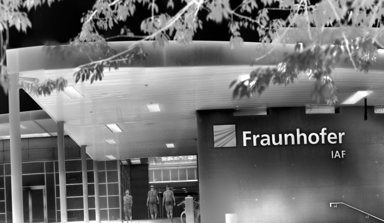 Stitched MWIR mosaic captured with Fraunhofer IAF / AIM’s Ga-free T2SL camera (130 K)